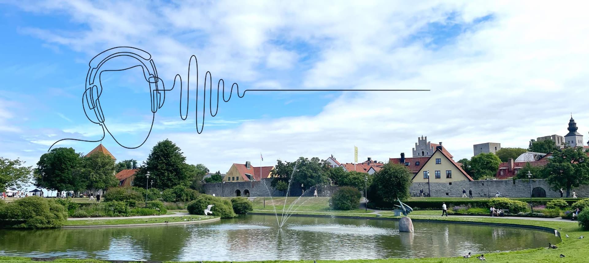 Vy över Almedalsparken i Visby.